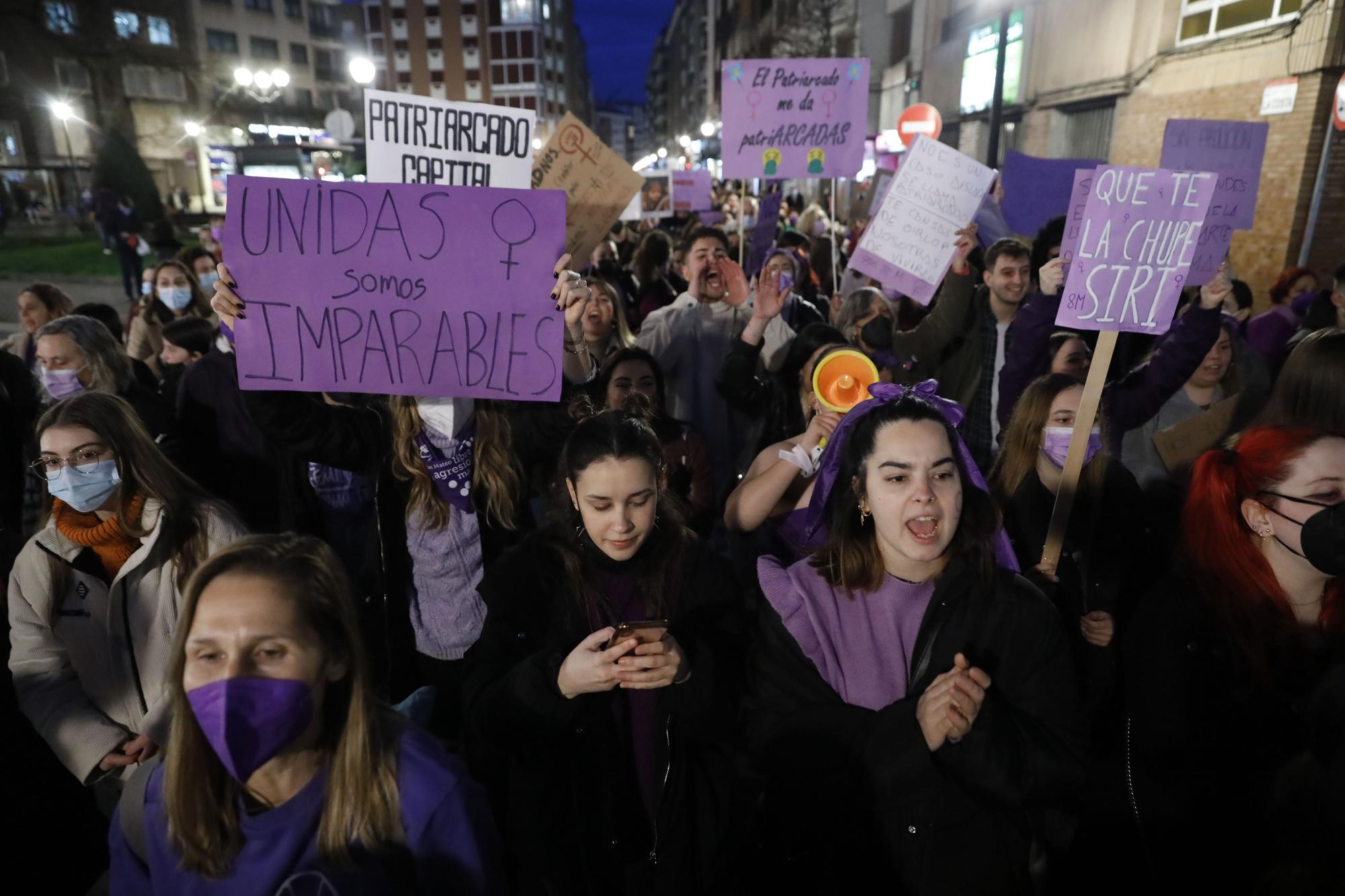 Gijón, teñido de morado por el 8-M