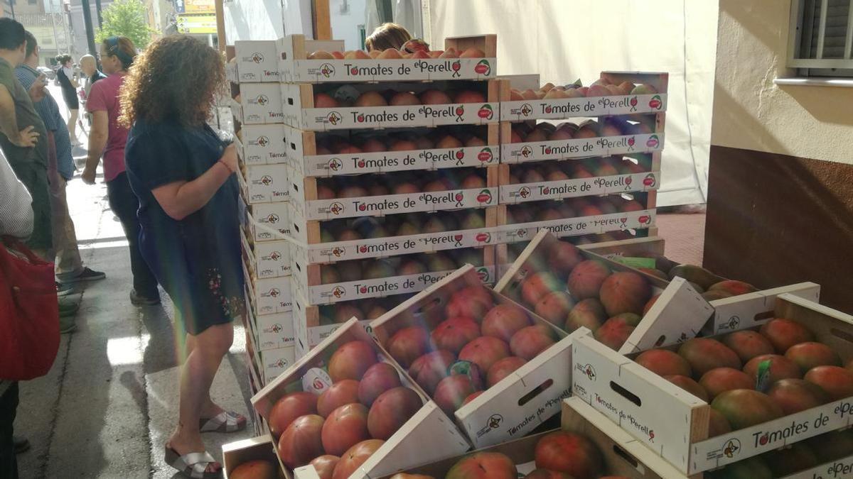 Un expositor con tomates de El Perelló en una imagen de archivo de la feria.