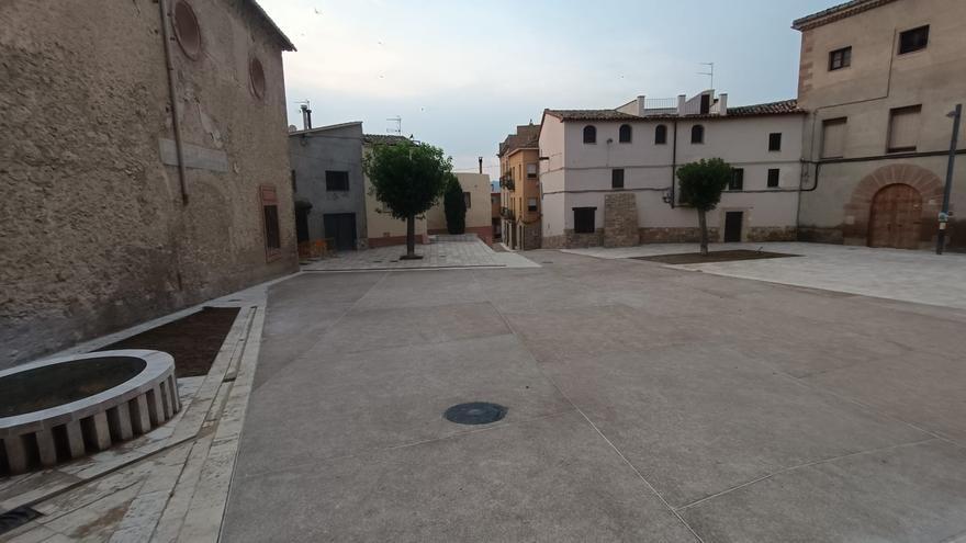 Montbui inaugura la reforma de la plaça i del carrer Major del nucli antic