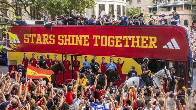 La Selección celebra en Madrid su condición de campeón del mundo. | EFE