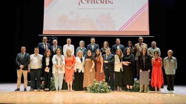 Premiados en el VIII Congreso «Cocina con Queso y Humor» y autoridades. | CEDIDA