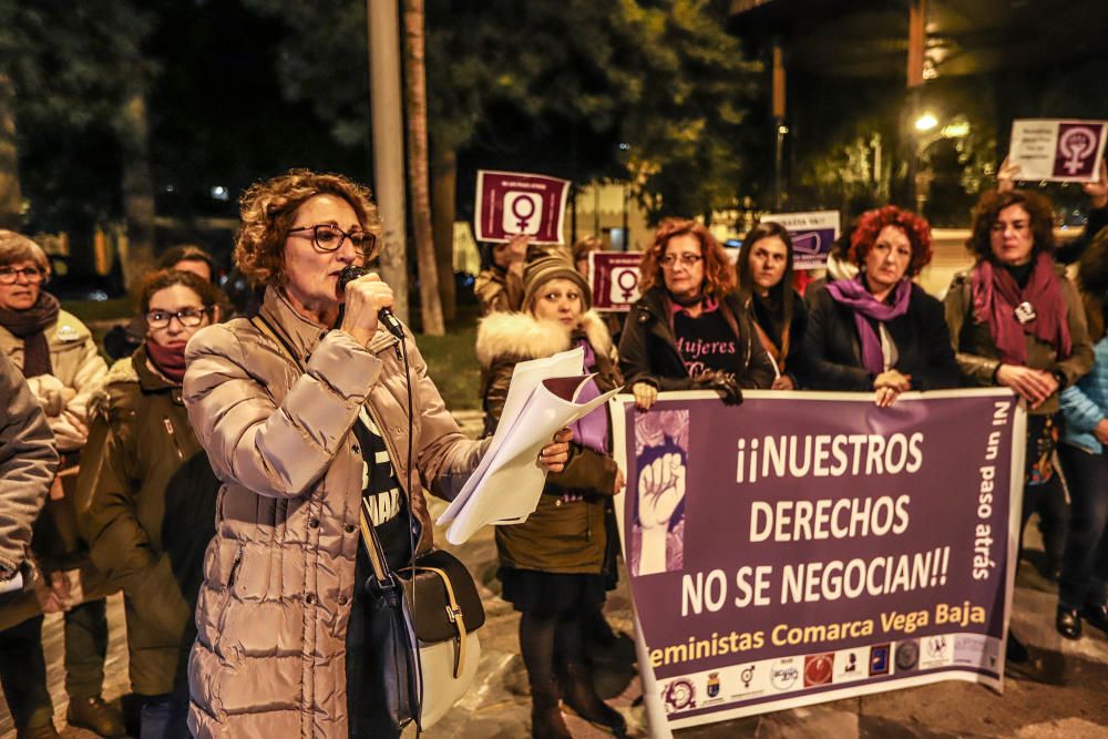 Unas doscientas personas en la Glorieta Gabriel Miró de Orihuela