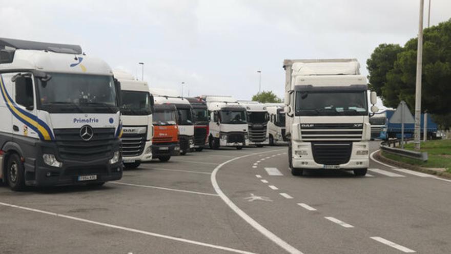 Els camions no podran circular per l&#039;AP-7 els diumenges