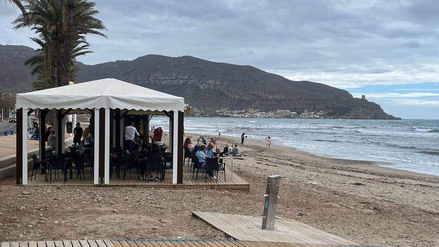 Frenazo a las previsiones hosteleras en la costa de Cartagena ante un tiempo poco primaveral