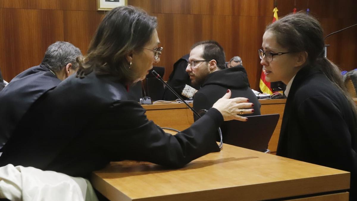 Vanesa Muñoz Pujol y Cristian Lastanao Valenilla, tras conocer el resultado del veredicto.