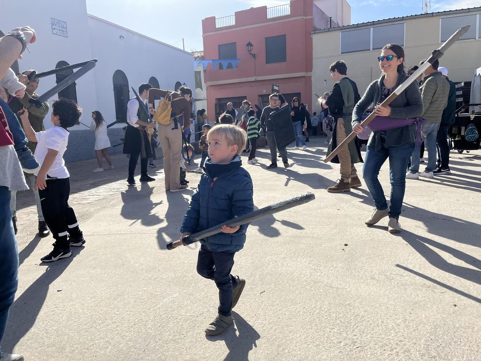 El multitudinario viaje al pasado de la Feria Medieval de Mascarell, en imágenes