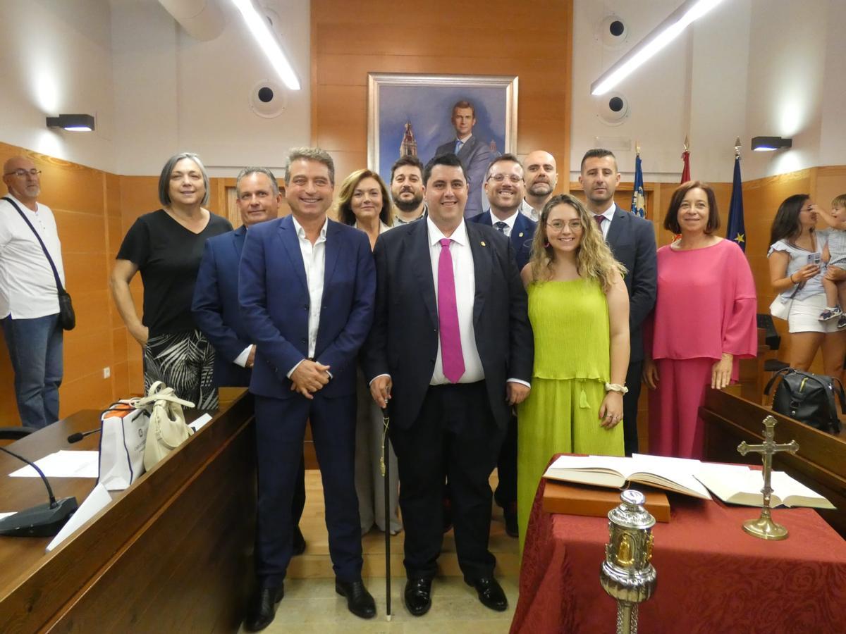Nuevo equipo de gobierno del Ayuntamiento de Nules, tras el pleno de investidura.