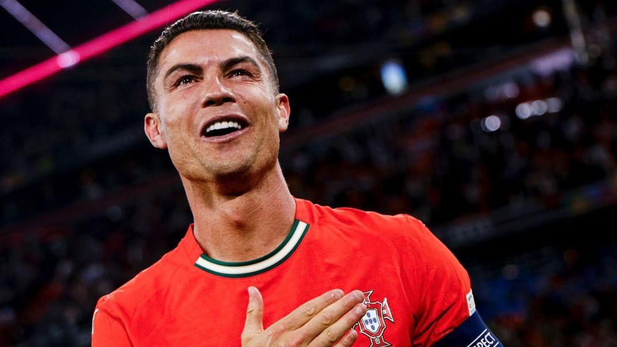 Cristiano Ronaldo y su hijo con abdominales