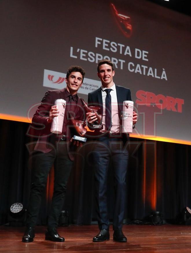 Los hermanos Márquez con su premio.