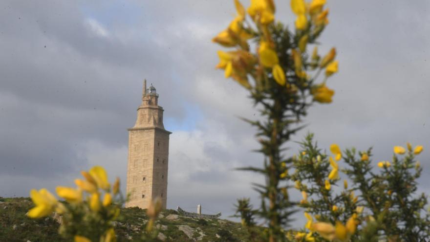 Luz verde de la Xunta a la declaración definitiva de la Torre de Hércules como Espazo Natural de Interese Local