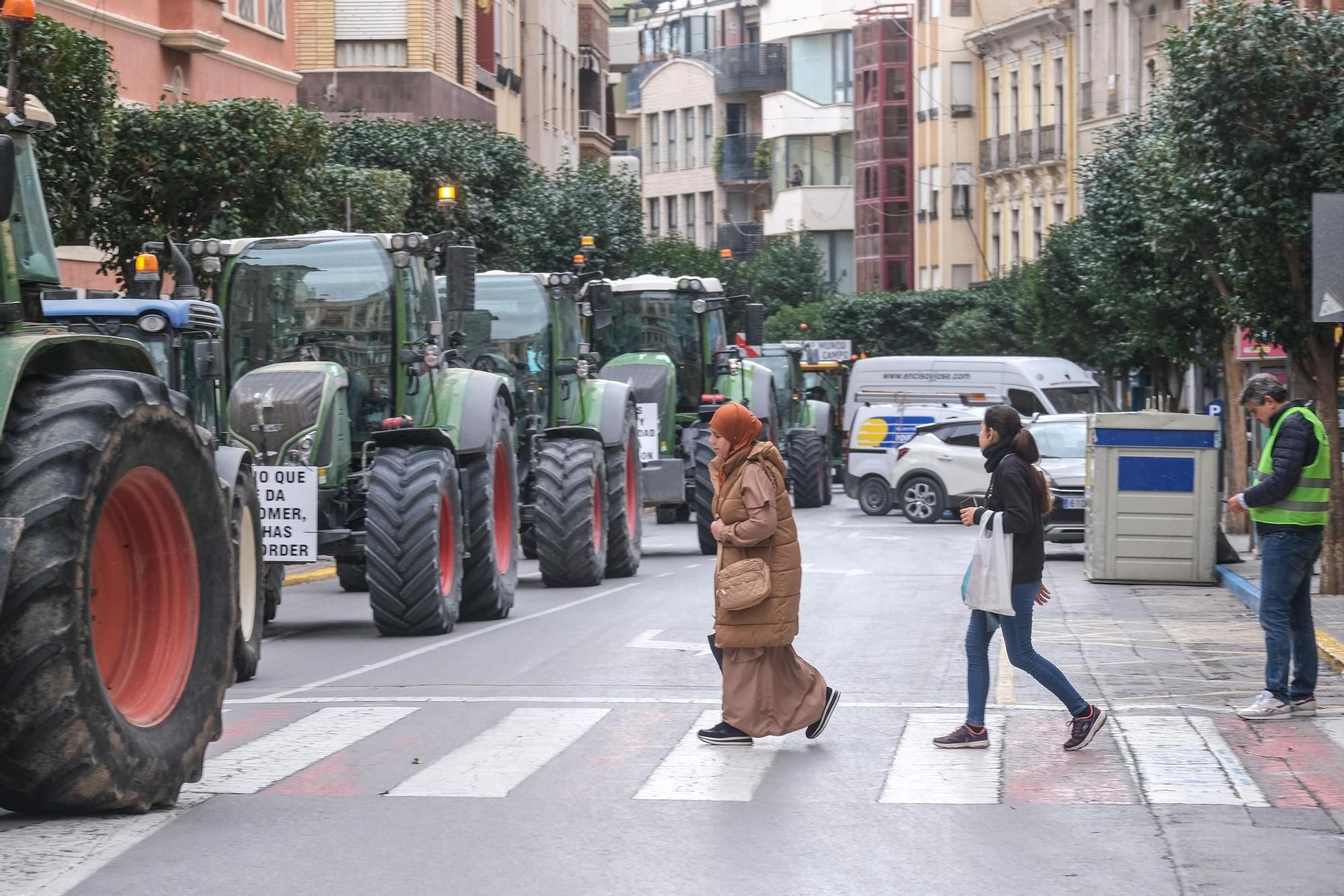 Así ha sido la protesta de agricultores del Alto y Medio Vinalopó en Villena