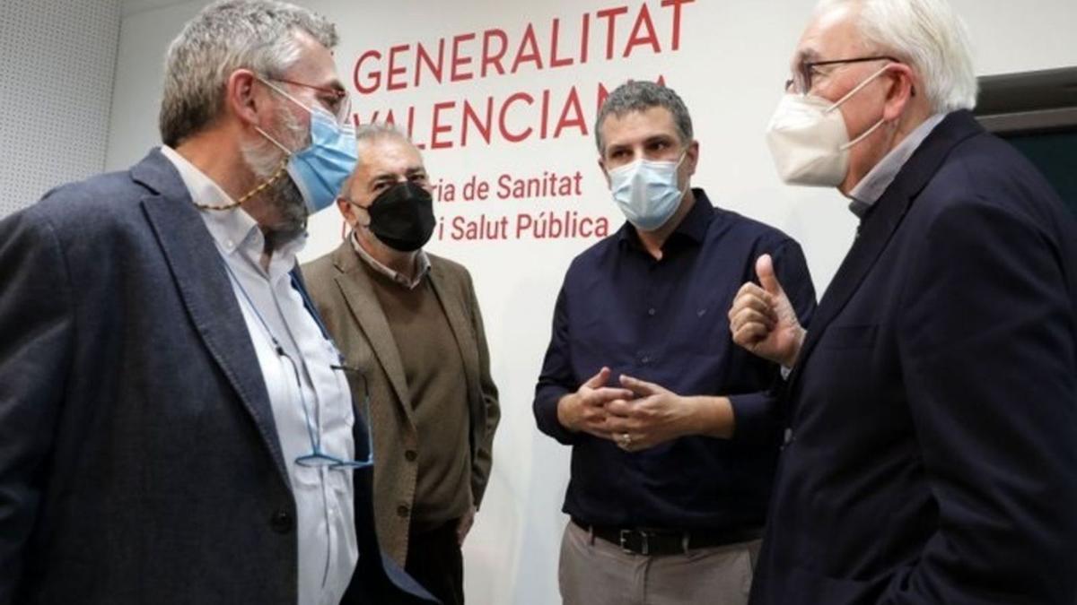 Los investigadores José Sánchez, Salvador Peiró, Iñaki Comas y Josep Redón, ayer ante los medios. | EUROPA PRESS