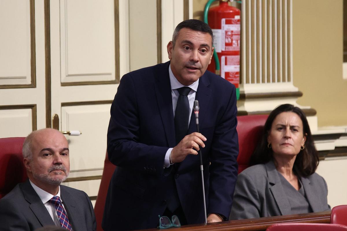 Oswaldo Betancort, en el Parlamento de Canarias