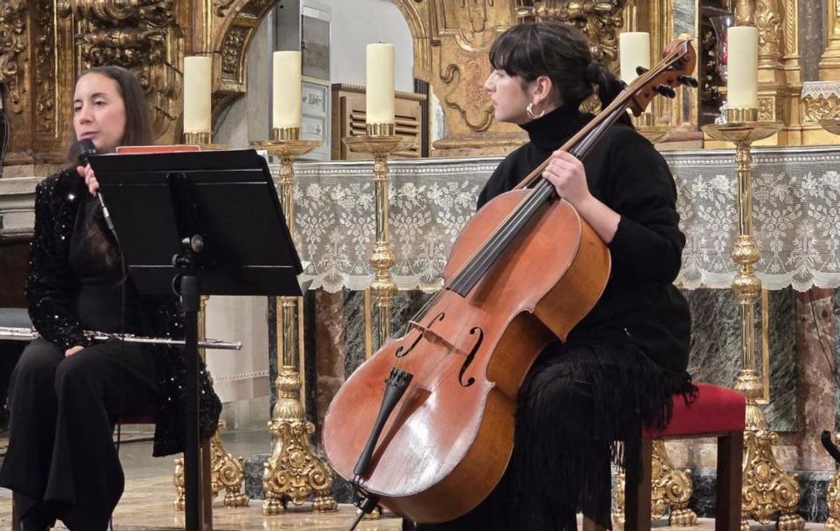 Claudia y Verónica Fernández durante su concierto el pasado viernes.