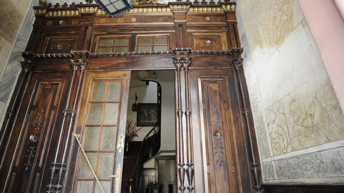 Puerta de entrada a la casa de Don Álvaro de Lalín