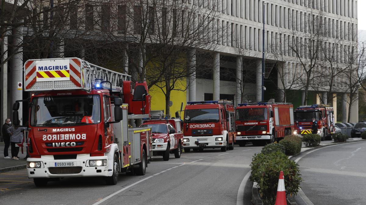 Los bomberos acuden a varias aperturas de ascensores ante la huelga de la  principal empresa - Faro de Vigo