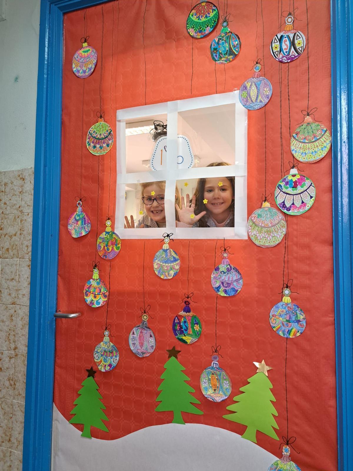 Puertas decoradas en Nuestra Señora del Rocío