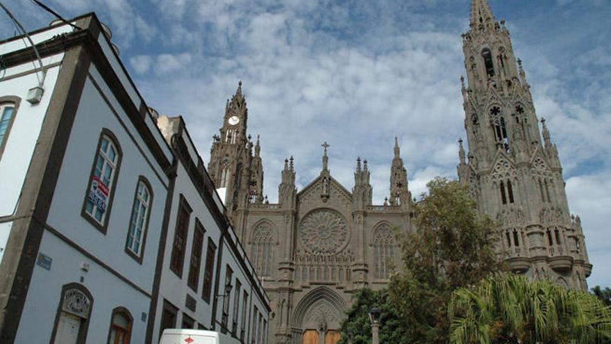 Patrimonio reactiva la declaración de BIC para la iglesia de Arucas - La  Provincia