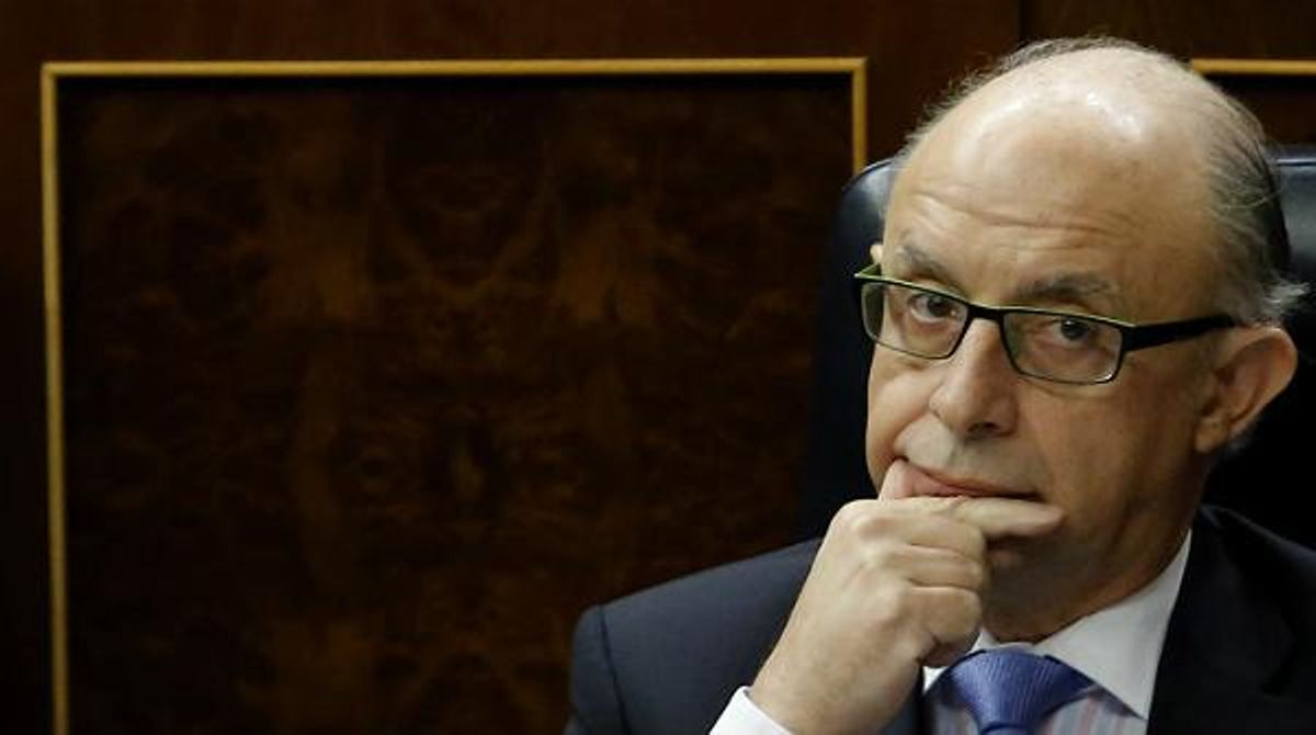 El ministeri de Cristobal Montoro va emetre ahir un comunicat en què culpava notaris i registradors de l’error.