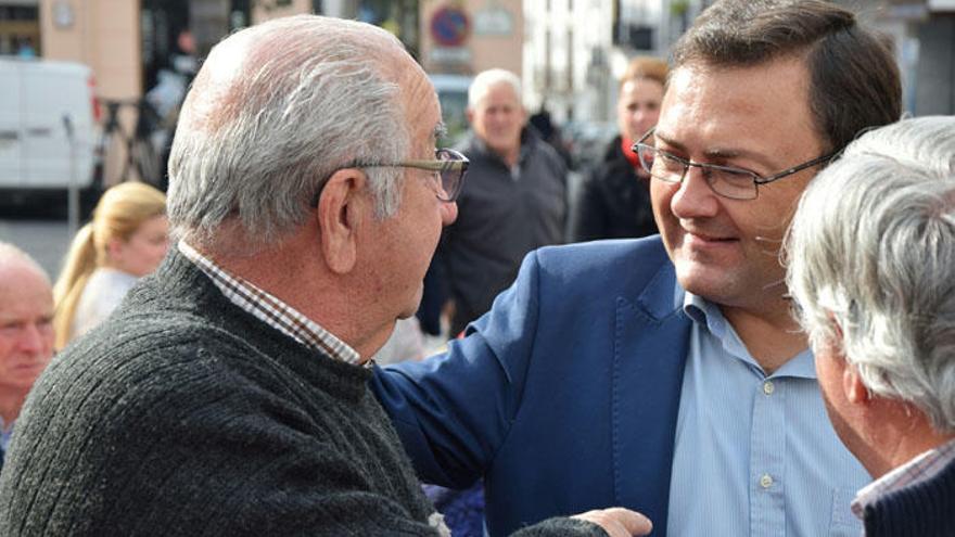 Miguel Ángel Heredia visitó ayer Álora.