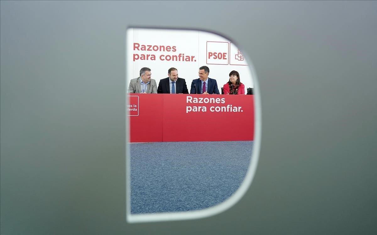 Reunion de la Ejecutiva Federal del Psoe en la calle Ferraz de Madrid y encabezada por el secretario general del PSOE y presidente del Gobierno  Pedro Sanchez.