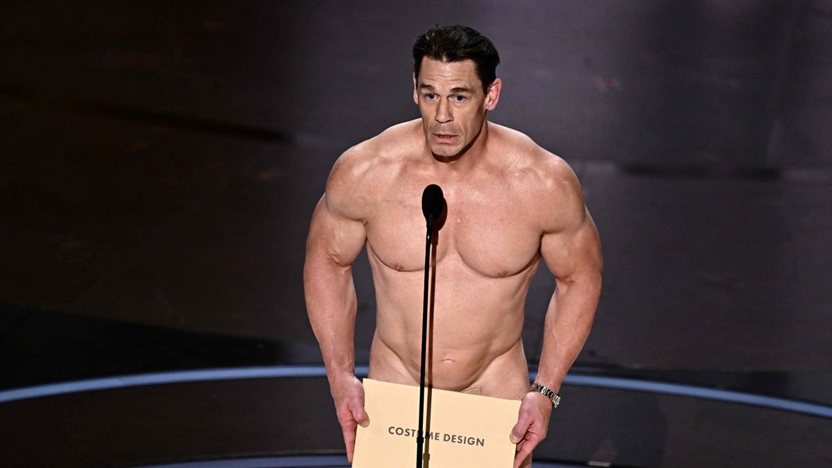 El actor estadounidense John Cena en la entrega al premio al Mejor Diseño de Vestuario