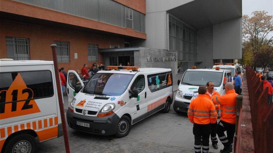 Los trabajadores extremeños del transporte sanitario se sienten &quot;explotados&quot;