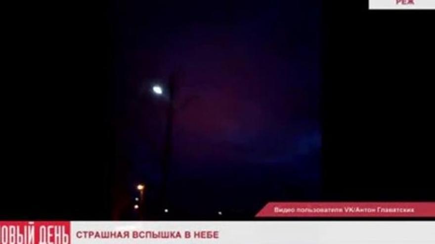 Enorme explosión en el cielo de Rusia