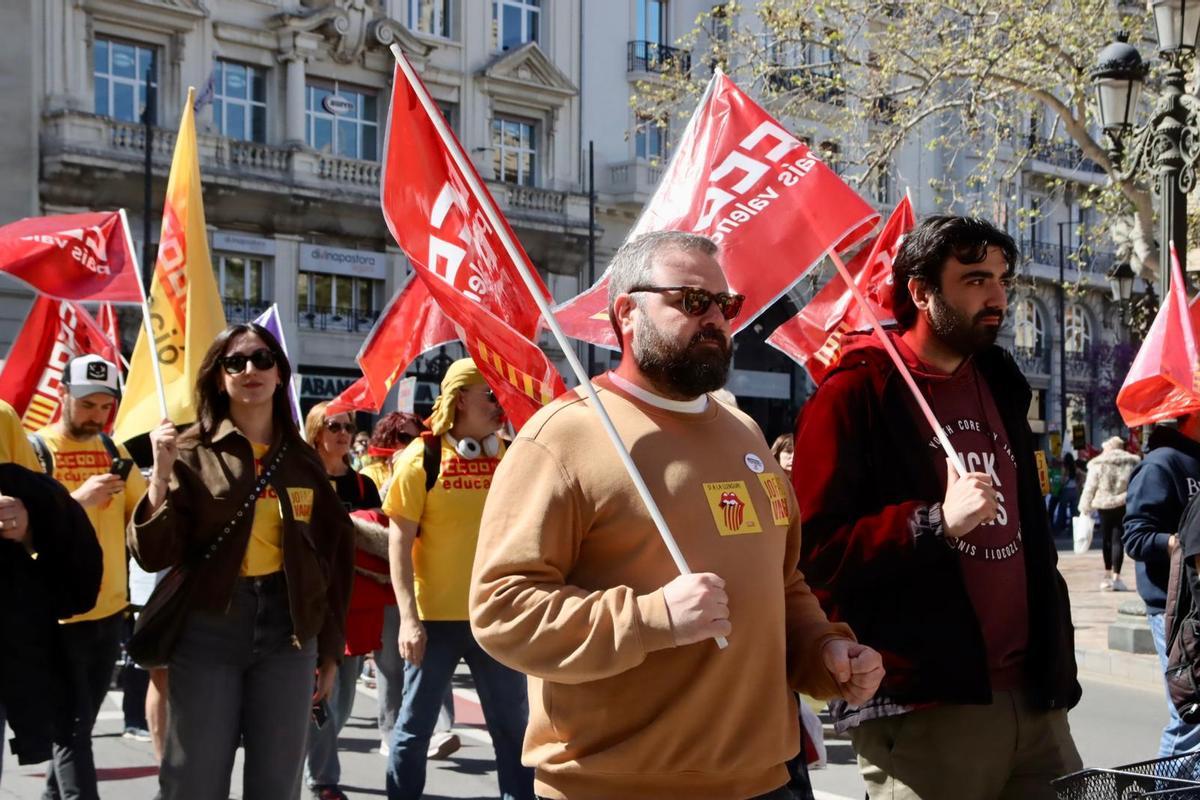 La manifestación de profesores en València en imágenes