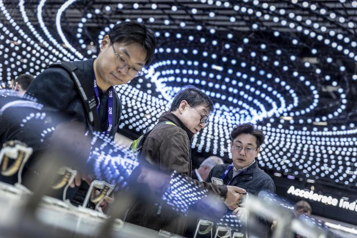 La aplicación de inteligencia artificial Deepseek indica en su política de privacidad que envía los datos de sus usuarios a China.