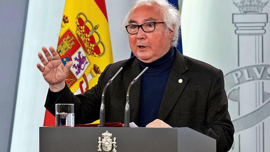 Manuel Castells, en la rueda de prensa de ayer, en la que explicó el fin de curso.