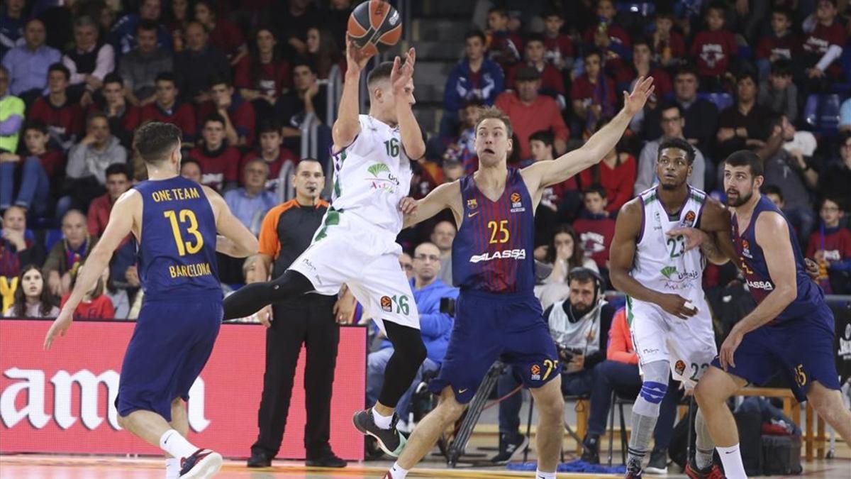 El Unicaja derrotó al Barça en el Palau (83-90) en la jornada 13