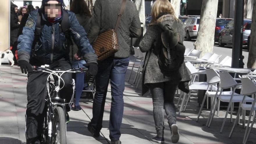 Los ciclistas tendrán prohibido circular por las aceras