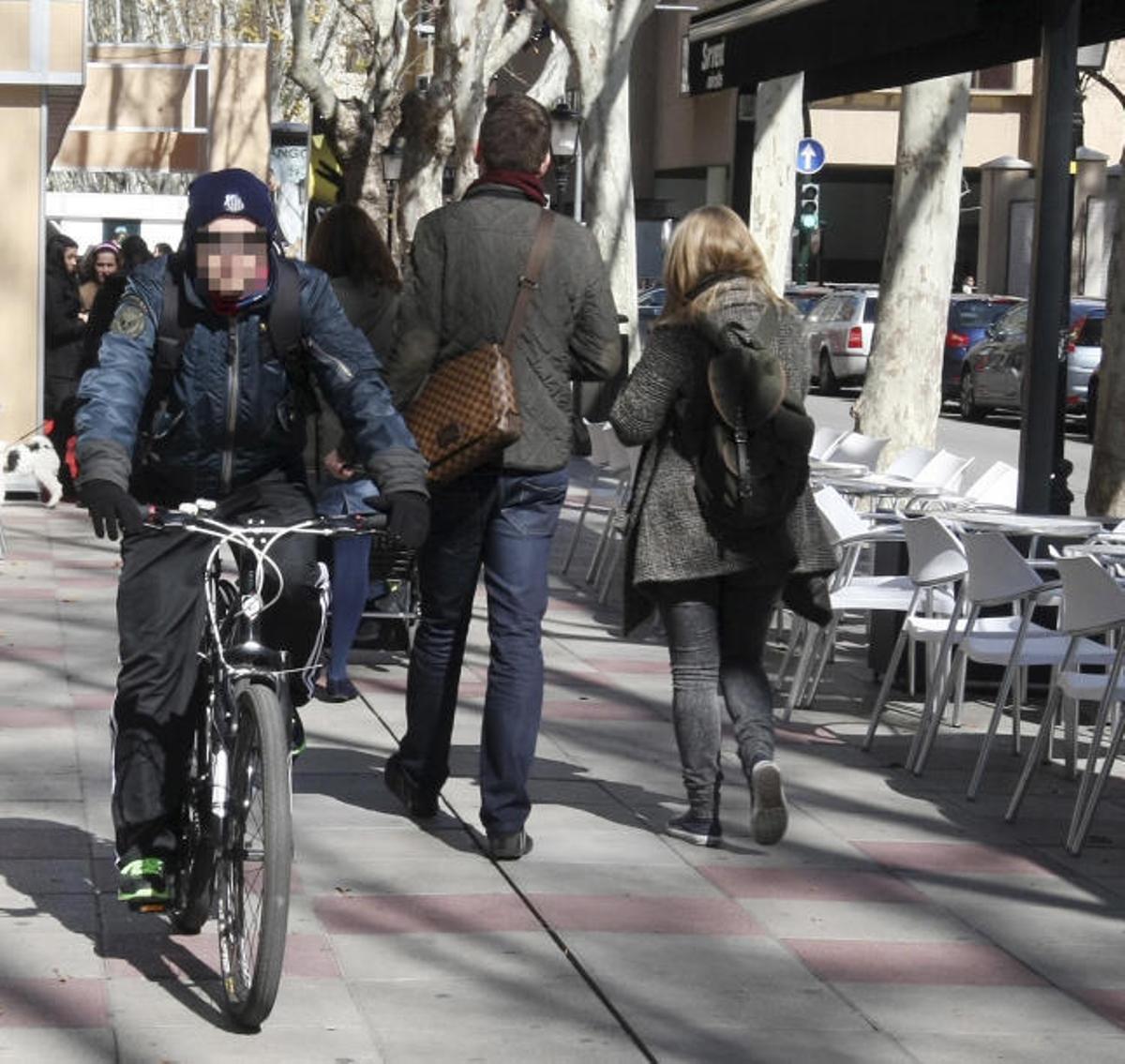 Los ciclistas tendrán prohibido circular por las aceras