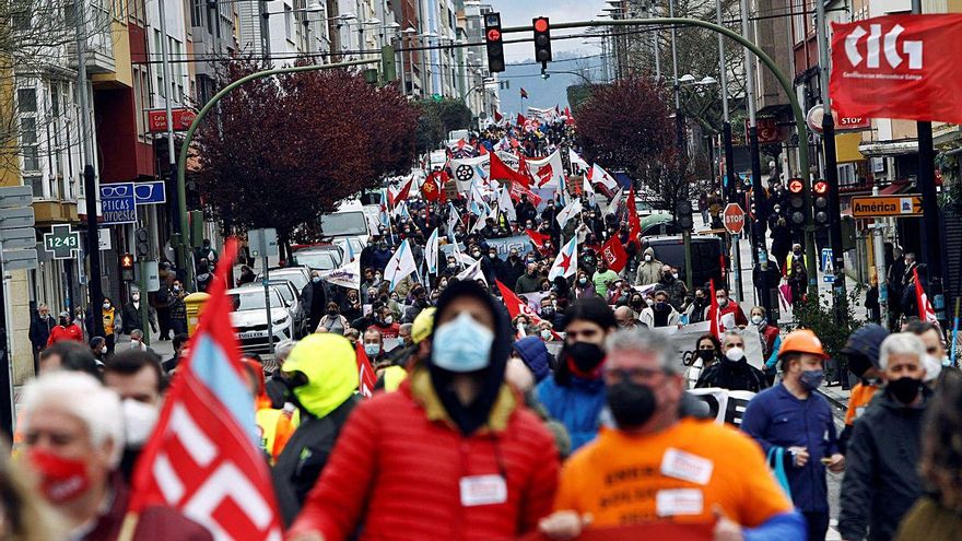 Miles de trabajadores secundan la jornada de huelga en Ferrolterra