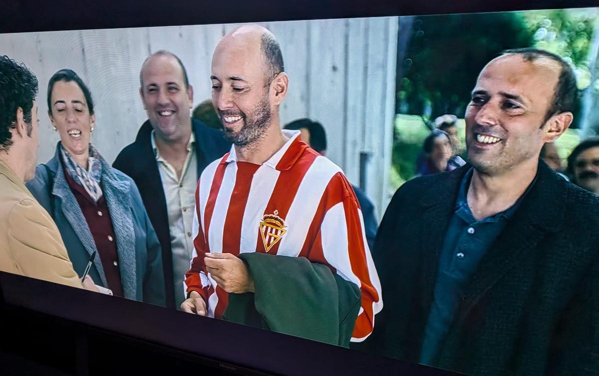 Por la izquierda, Lorena, Jorge, Quique y Óscar de Castro, hijos de Quini, en la serie.