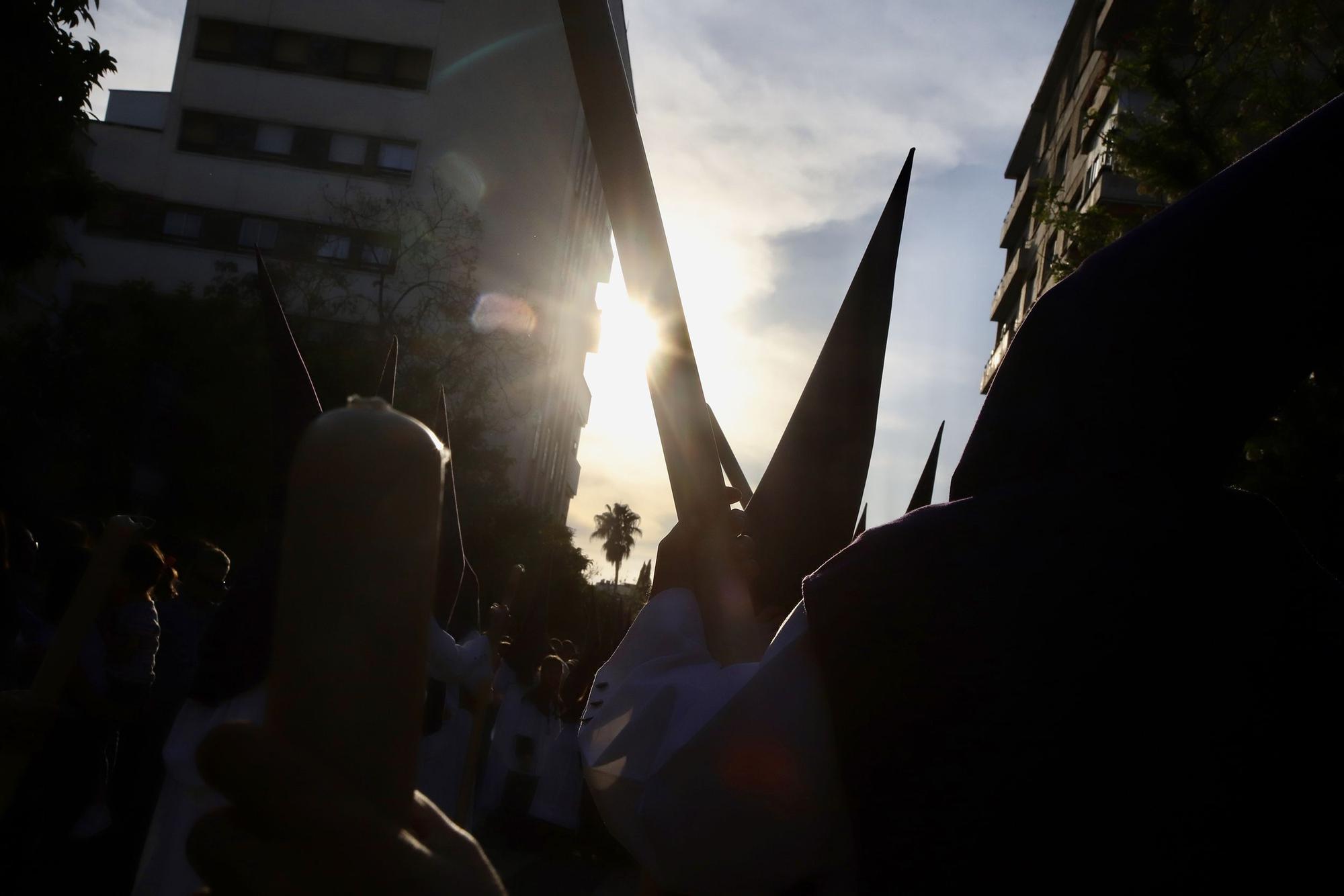 La procesión de la Hermanda de la Santa Faz en imágenes