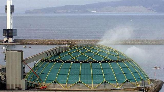 La Medusa, el parque de almacenamiento de carbón de Gas Natural Fenosa en el puerto coruñés. / c.p.
