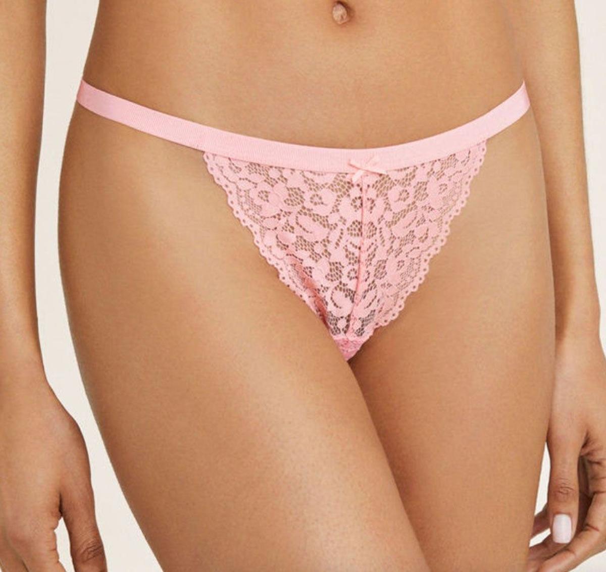 Braguita de encaje rosa de Women' Secret (precio: 2,99 euros)