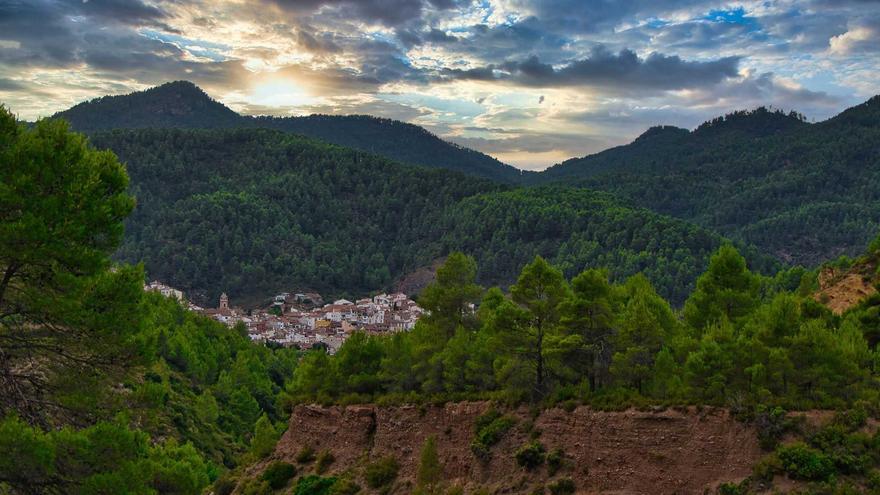 Transformarán una antigua granja en un alojamiento rural en un tesoro natural de Castellón: &quot;Aquí no nos falta de nada&quot;