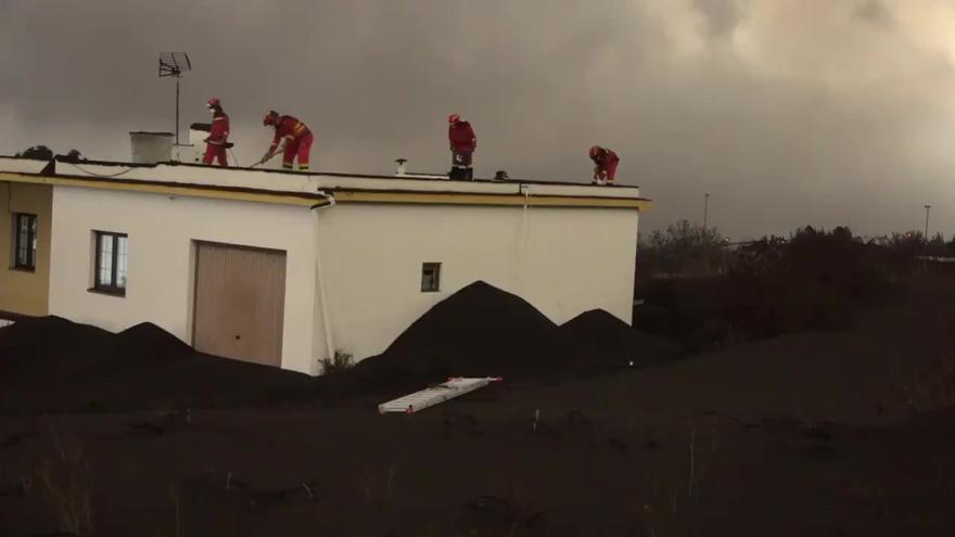 Reclaman personal de apoyo para que los alumnos de La Palma recuperen las clases perdidas por el volcán