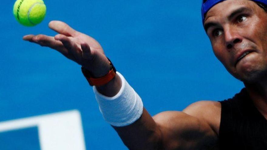 Nadal completa su primer entrenamiento sin molestias en Melbourne