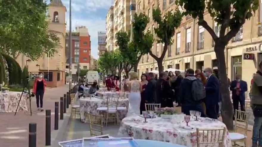 Banquete de boda en San Esteban como protesta de la hostelería