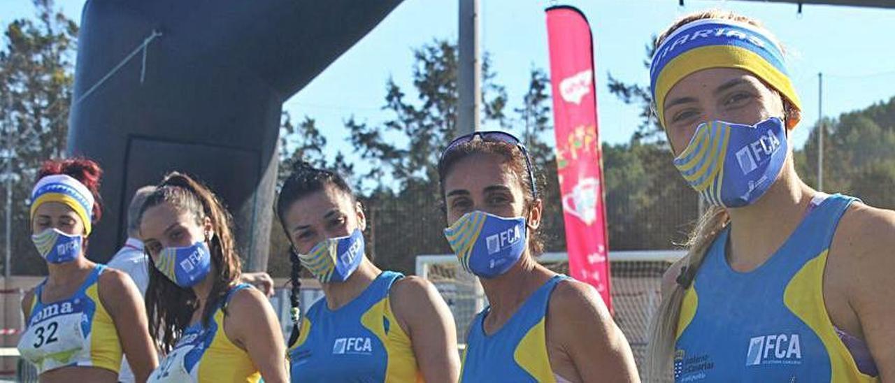 Integrantes de la selección femenina de Canarias