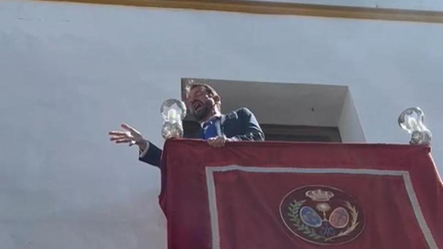 Vídeo | Álex Ortiz dedicó una saeta a Nuestra Señora de la Paz a la salida de San Sebastián