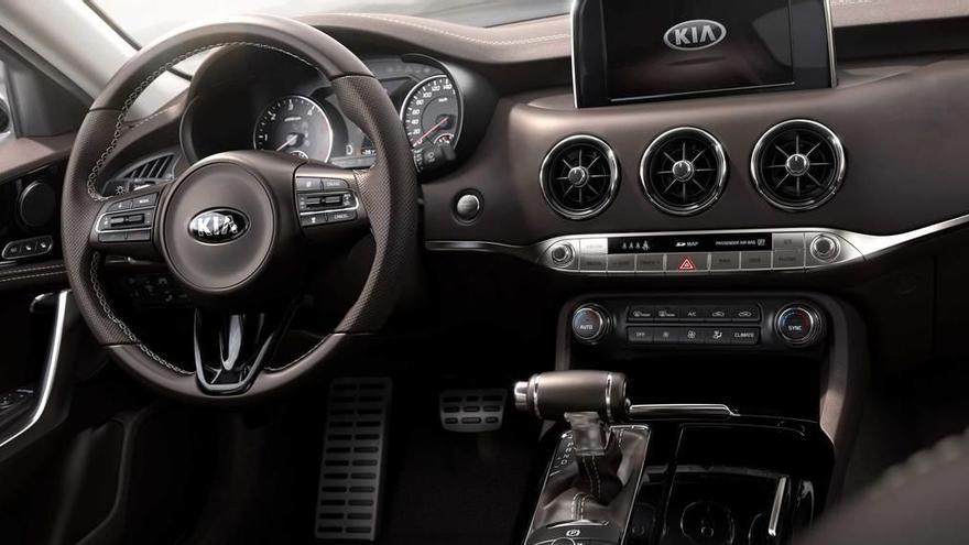 Interior del Kia Stinger.