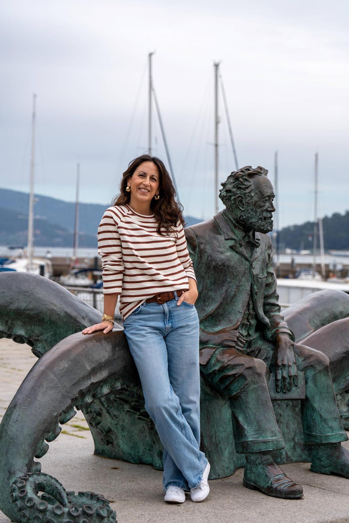 María Oruña y Julio Verne, juntos en el puerto de Vigo