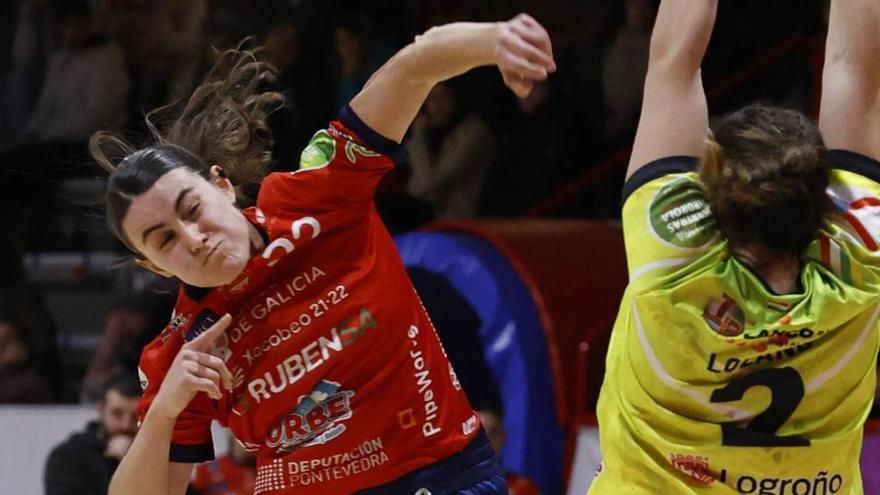 Paulina Pérez Buforn, en uno de sus clásicos lanzamientos.
