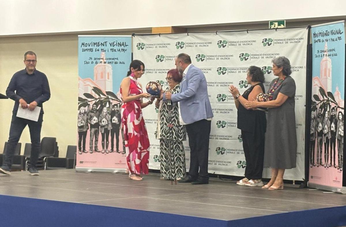 La Federación Vecinal de València entrega el premio Noah Higón por su labor de divulgación sobre las enfermedades raras