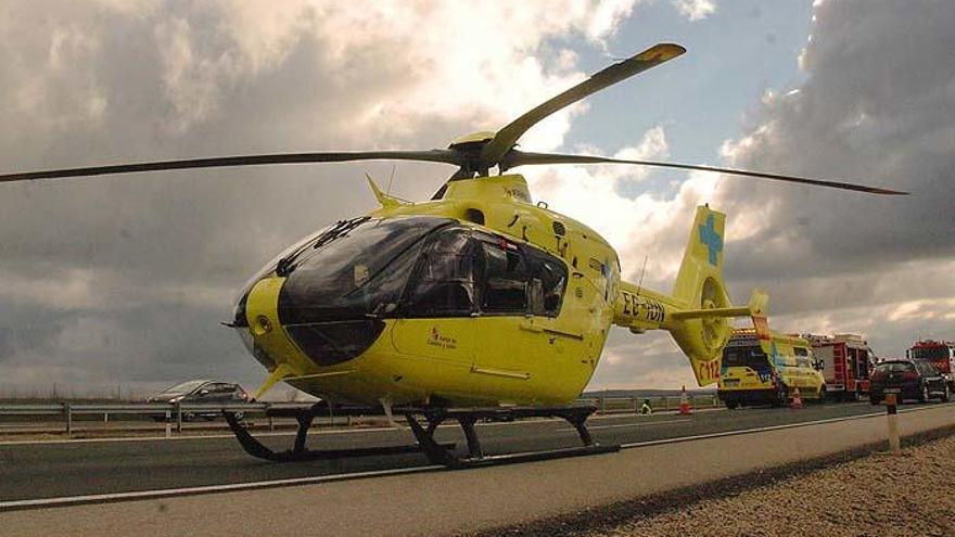 Helicóptero sanitario del Sacyl para emergencias. Imagen de archivo.